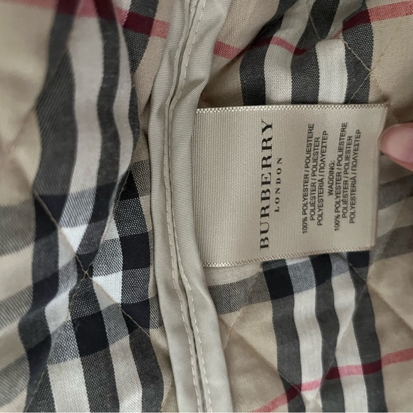 Tan Burberry Quilted Jacket Size M - Picture 6 of 13